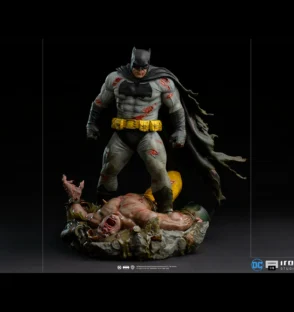 Batman: The Dark Knight Returns Diorama Sexta Escala | Iron Studios | UVSTOREGT